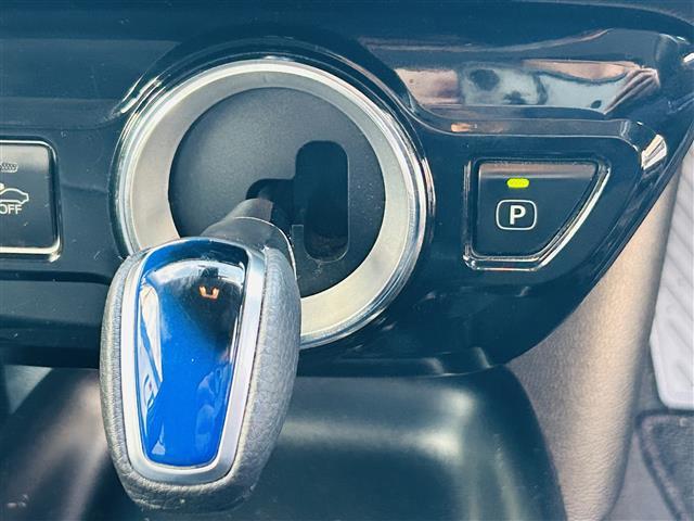 プリウス Ｓセーフティプラス　純正ナビバックカメラクルーズコントロール（12枚目）