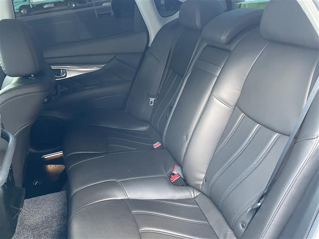 フーガハイブリッド ベースグレード 純正ナビ・バックカメラ・レザーシート・ETC(14枚目)