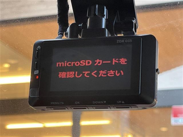 デイズルークス ハイウェイスター　ターボ　エンジンスタートボタン　パワーウィンドウ　スマートキー　スペアキー　全方位カメラ　フルセグＴＶ　純正ナビ　ドライブレコーダーＺＤＲ０３５　純正フロアマット　両側パワースライドドア　純正アルミホイール（8枚目）