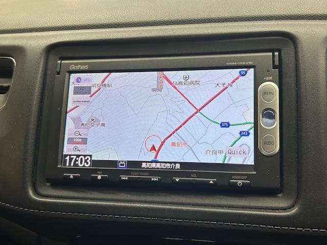 ヴェゼル ハイブリッドＺ　純正ＳＤナビ　バックカメラ　ワンセグＴＶ　ＥＴＣ　クルーズコントロール　ハーフレザーシート　前席シートヒーター　純正フロアマット　オートライト　ＬＥＤヘッドライト　ウインカミラー　電動格納ミラー（2枚目）