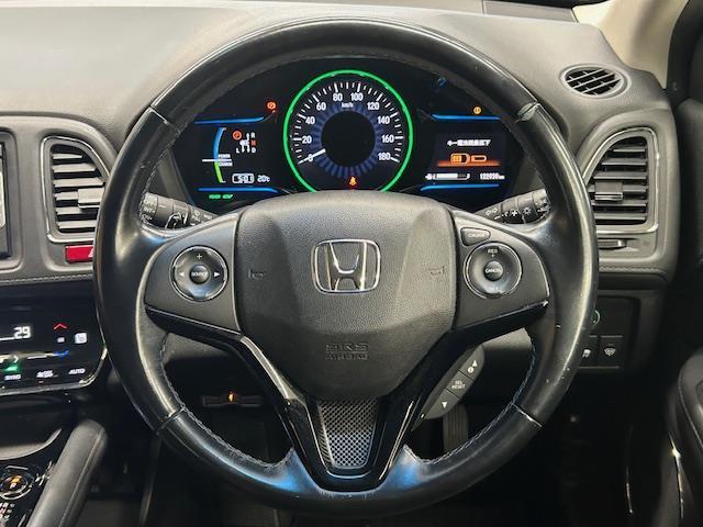 ヴェゼル ハイブリッドＺ　純正ＳＤナビ　バックカメラ　ワンセグＴＶ　ＥＴＣ　クルーズコントロール　ハーフレザーシート　前席シートヒーター　純正フロアマット　オートライト　ＬＥＤヘッドライト　ウインカミラー　電動格納ミラー（17枚目）