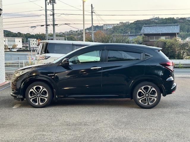 ヴェゼル ハイブリッドＺ　純正ＳＤナビ　バックカメラ　ワンセグＴＶ　ＥＴＣ　クルーズコントロール　ハーフレザーシート　前席シートヒーター　純正フロアマット　オートライト　ＬＥＤヘッドライト　ウインカミラー　電動格納ミラー（25枚目）