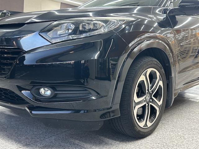 ヴェゼル ハイブリッドＺ　純正ＳＤナビ　バックカメラ　ワンセグＴＶ　ＥＴＣ　クルーズコントロール　ハーフレザーシート　前席シートヒーター　純正フロアマット　オートライト　ＬＥＤヘッドライト　ウインカミラー　電動格納ミラー（32枚目）