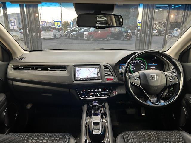 ヴェゼル ハイブリッドＺ　純正ＳＤナビ　バックカメラ　ワンセグＴＶ　ＥＴＣ　クルーズコントロール　ハーフレザーシート　前席シートヒーター　純正フロアマット　オートライト　ＬＥＤヘッドライト　ウインカミラー　電動格納ミラー（42枚目）