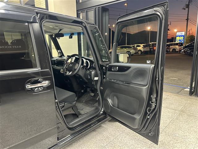 Ｎ－ＢＯＸカスタム Ｇ・Ｌパッケージ　純正ＳＤナビ　バックカメラ　ワンセグＴＶ　片側パワースライドドア　ＥＴＣ　ＨＩＤヘッドライト　オートライト　フォグランプ　プッシュスタート　スマートキー　電動格納ミラー（10枚目）