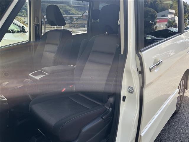 セレナ ハイウェイスター　Ｖセレクション　純正ナビ　アラウンドビューモニター（11枚目）