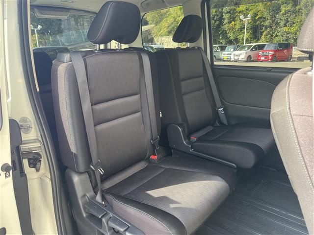 セレナ ハイウェイスター　Ｖセレクション　純正ナビ　アラウンドビューモニター（15枚目）