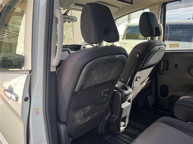 セレナ ハイウェイスター　Ｖセレクション　純正ナビ　アラウンドビューモニター（16枚目）