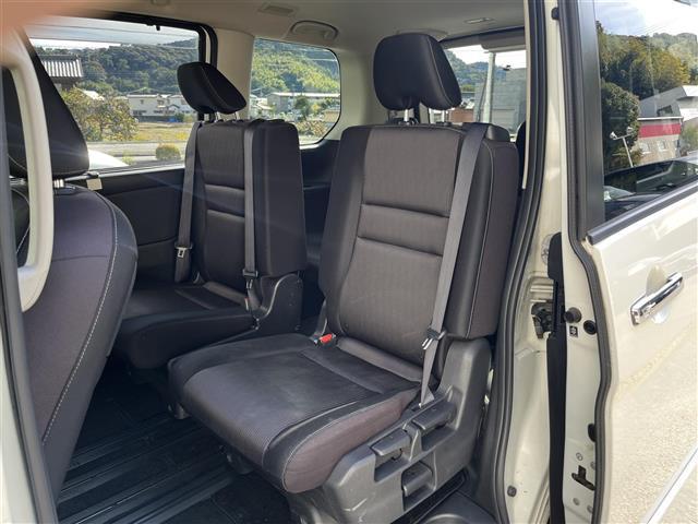 セレナ ハイウェイスター　Ｖセレクション　純正ナビ　アラウンドビューモニター（17枚目）