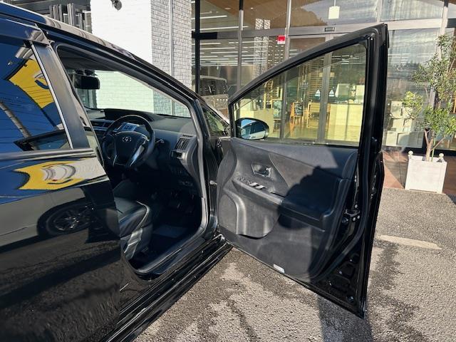 プリウスアルファ S Lセレクション Alpineナビ バックカメラ フルセグテレビ LEDヘッドライト スマートキー プッシュスタート ステアリングスイッチ オートライト フロアマット ドアバイザー TRDエアロパーツ(9枚目)