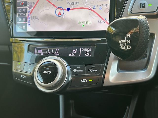 プリウスアルファ S Lセレクション Alpineナビ バックカメラ フルセグテレビ LEDヘッドライト スマートキー プッシュスタート ステアリングスイッチ オートライト フロアマット ドアバイザー TRDエアロパーツ(25枚目)