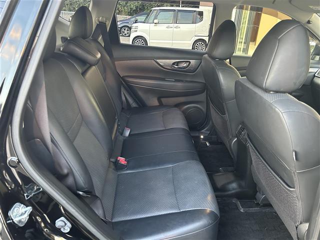 エクストレイル ２０Ｘ　ＨＶエクストリーマＸエマジェンシーブレーキＰ　純正メーカーナビ　テレビ　アラウンドビューモニター　ステアリングスイッチ　ビルトインＥＴＣ　エマージェシーブレーキ　スマートルームミラー　インテリキー　シートヒート（17枚目）