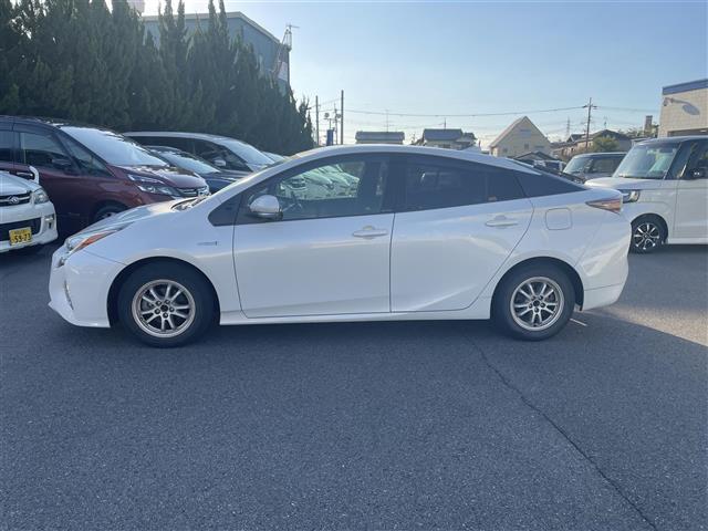 プリウス S レーンキープアシスト/アイドリング/クルーズコントロール(追従走行なし)/スマートキー/パワステ/バックカメラ/Bluetooth/(7枚目)