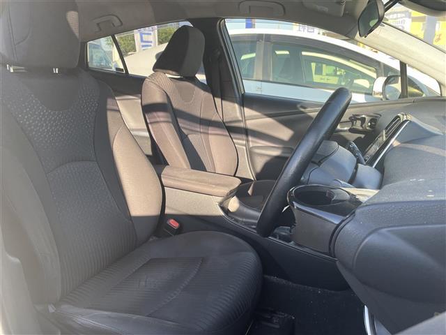 プリウス S レーンキープアシスト/アイドリング/クルーズコントロール(追従走行なし)/スマートキー/パワステ/バックカメラ/Bluetooth/(14枚目)