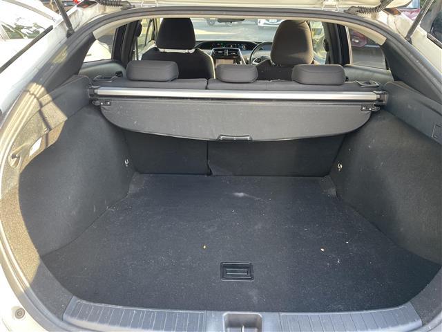 プリウス S レーンキープアシスト/アイドリング/クルーズコントロール(追従走行なし)/スマートキー/パワステ/バックカメラ/Bluetooth/(18枚目)