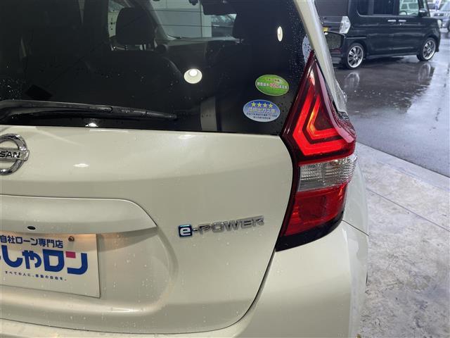 ノート e-パワー メダリスト アイドリング/Bluetooth/スマートキー/パワステ/ETC/LEDヘッドライト/HDDナビ(11枚目)