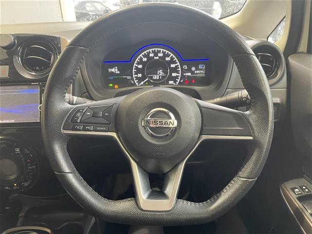 ノート e-パワー メダリスト アイドリング/Bluetooth/スマートキー/パワステ/ETC/LEDヘッドライト/HDDナビ(18枚目)