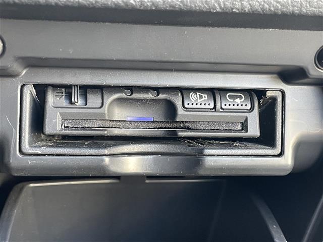 ヴェルファイア 2.4Z 社外ナビ<CD/DVD/BT/SD/MSV>/バックカメラ/両側パワースライドドア/アルパインフリップダウンモニター/コーナーセンサー/オットマン/nanoeエアコン/HIDヘッドライト/フォグランプ(9枚目)