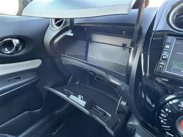 ノート e-パワー X 純正ナビゲーション/型番:MJ116D-W/【CD/SD/AUX/BT/TV】/衝突被害軽減ブレーキ/HIDオートライト/純正フロアマット/純正ドアバイザー(15枚目)