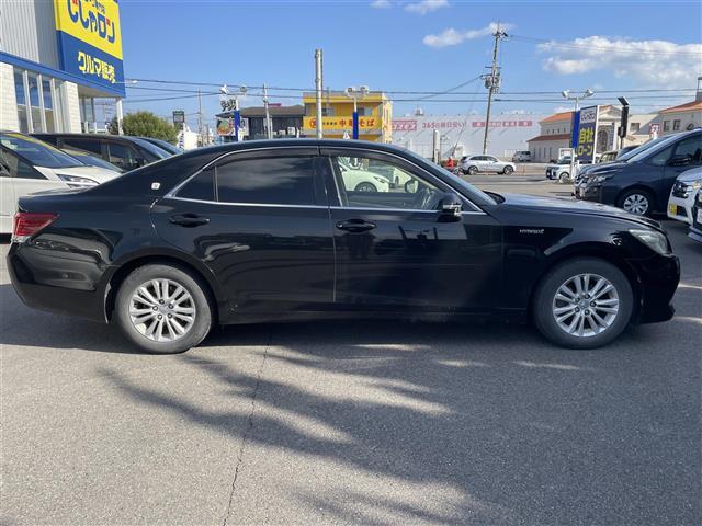 クラウンハイブリッド ロイヤル　パワステ／Ｂｌｕｅｔｏｏｔｈ／スマートキー／プッシュスタート／ドライブレコーダー／ＥＴＣ／バックカメラ（4枚目）