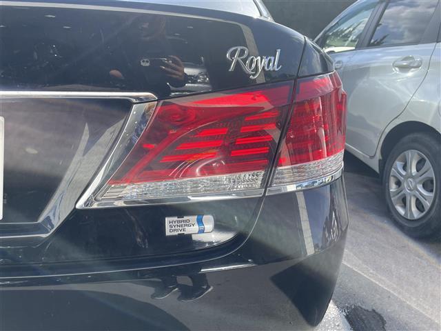 クラウンハイブリッド ロイヤル　パワステ／Ｂｌｕｅｔｏｏｔｈ／スマートキー／プッシュスタート／ドライブレコーダー／ＥＴＣ／バックカメラ（11枚目）