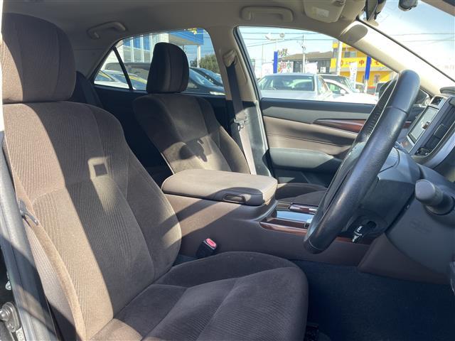 クラウンハイブリッド ロイヤル　パワステ／Ｂｌｕｅｔｏｏｔｈ／スマートキー／プッシュスタート／ドライブレコーダー／ＥＴＣ／バックカメラ（12枚目）