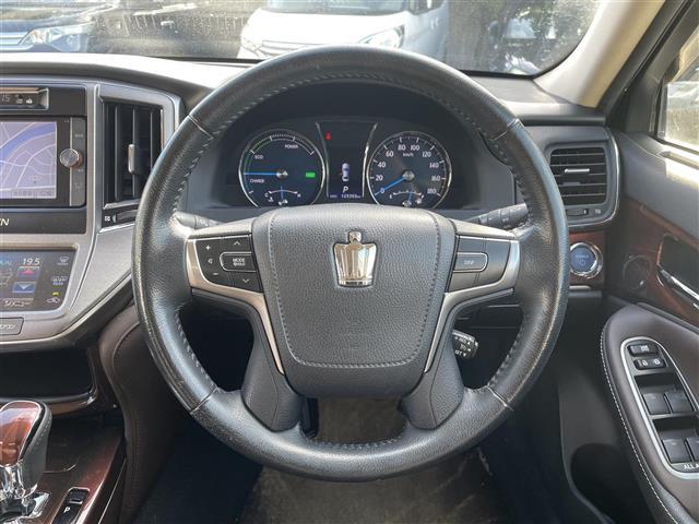 クラウンハイブリッド ロイヤル　パワステ／Ｂｌｕｅｔｏｏｔｈ／スマートキー／プッシュスタート／ドライブレコーダー／ＥＴＣ／バックカメラ（17枚目）