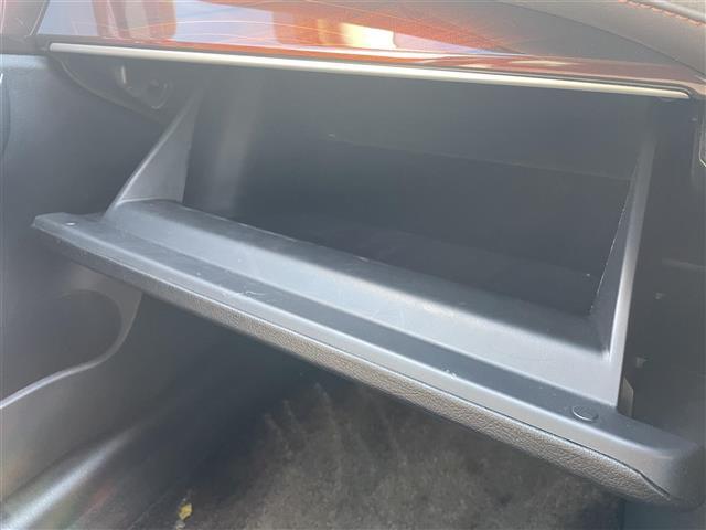 クラウンハイブリッド ロイヤル　パワステ／Ｂｌｕｅｔｏｏｔｈ／スマートキー／プッシュスタート／ドライブレコーダー／ＥＴＣ／バックカメラ（29枚目）