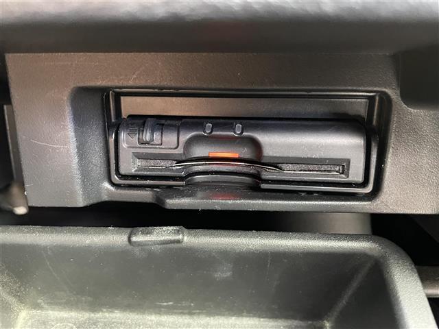 セレナ ハイウェイスターG 純正ナビ(AM/FM/フルセグ/BT/AUX)/アラウンドビューモニター/アイドリングストップ/追従付きクルーズコントロール/フリップダウンモニター/サンシェード/デジタルインナーミラー(10枚目)