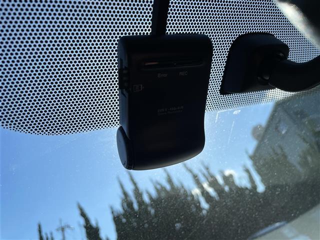 プリウス Sツーリングセレクション・G’s Bluetooth/スマートキー/パワステ/バックカメラ/フロントカメラ/純正ナビ/ETC(27枚目)