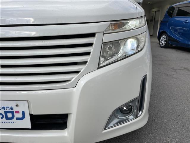 エルグランド 250ハイウェイスター バックカメラ/プッシュスタート/後席サンシェード/横滑り防止装置/オットマン/スマートキー/スペアキー×1/ビルトインETC/オットマン/電動格納ミラー(9枚目)