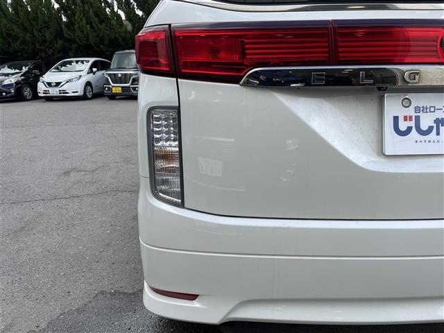 エルグランド 250ハイウェイスター バックカメラ/プッシュスタート/後席サンシェード/横滑り防止装置/オットマン/スマートキー/スペアキー×1/ビルトインETC/オットマン/電動格納ミラー(10枚目)