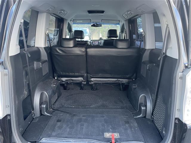 ステップワゴンスパーダ Ｚ　両側パワースライドドア／ＵＳＢ／オートライト／社外アルミ／電動格納ミラー／シートカバー／フォグランプ／スマートキー／ＥＴＣ（17枚目）