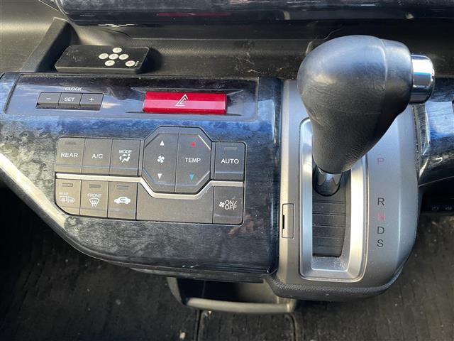 ステップワゴンスパーダ Ｚ　両側パワースライドドア／ＵＳＢ／オートライト／社外アルミ／電動格納ミラー／シートカバー／フォグランプ／スマートキー／ＥＴＣ（27枚目）