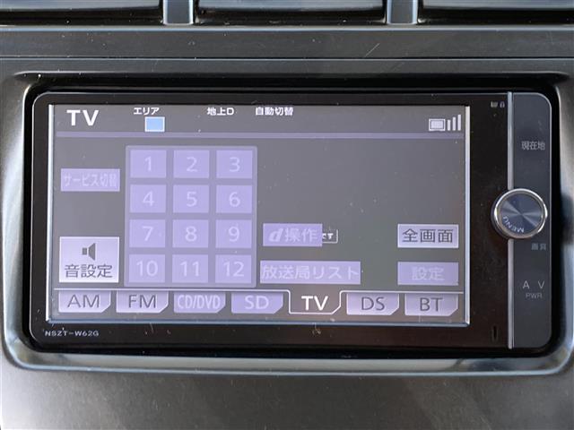 プリウスアルファ Ｓツーリングセレクション　純正ナビ　ＣＤ／ＤＶＤ／フルセグ／Ｂｌｕｅｔｏｏｔｈ／ＳＤ　プッシュスタート　スマートキー　革巻きステアリング　ステアリングスイッチ　オートライト　フォグライト　純正１７インチアルミホイール（3枚目）