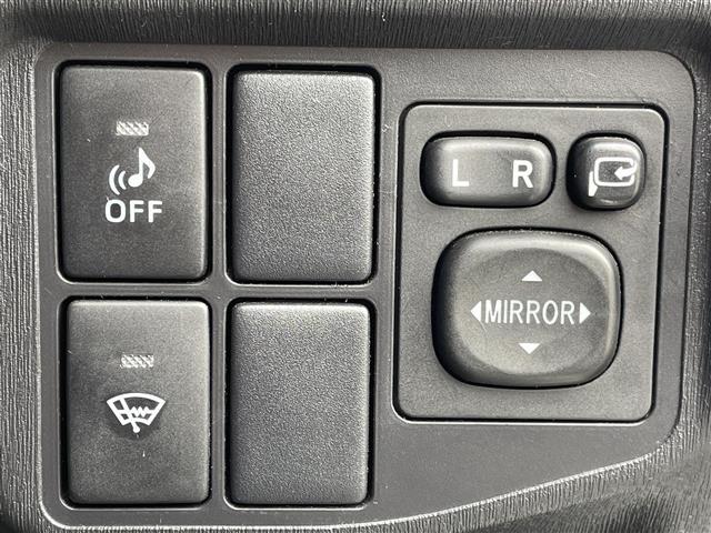 プリウス Ｓ　純正メモリナビ　ワンセグＴＶ　Ｂｌｕｅｔｏｏｔｈ接続　ＣＤ　ＤＶＤ　ミュージックサーバー　バックカメラ　ＥＴＣ　ＨＩＤヘッドライト　オートライト　プッシュスタート＆スマートキー（9枚目）