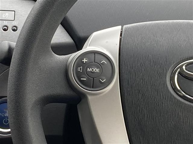 プリウス Ｌ　純正メモリナビ　ワンセグＴＶ　Ｂｌｕｅｔｏｏｔｈ接続　ＣＤ　ミュージックサーバー　バックカメラ　ＥＴＣ　プッシュスタート　オートライト（9枚目）