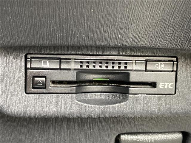 プリウス Ｌ　純正メモリナビ　ワンセグＴＶ　Ｂｌｕｅｔｏｏｔｈ接続　ＣＤ　ミュージックサーバー　バックカメラ　ＥＴＣ　プッシュスタート　オートライト（17枚目）