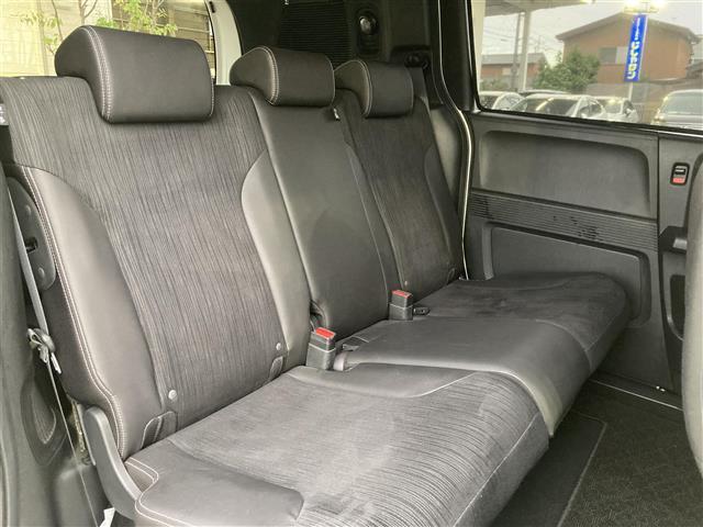 フリードスパイクハイブリッド ジャストセレクション　社外ＳＤナビ　フルセグＴＶ　ＣＤ　ＤＶＤ　両側パワースライドドア　クルーズコントロール　バックカメラ　ＥＴＣ　ＨＩＤヘッドライト　オートライト　スマートキー　純正ＡＷ（3枚目）