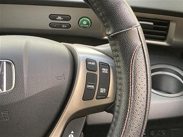 フリードスパイクハイブリッド ジャストセレクション　社外ＳＤナビ　フルセグＴＶ　ＣＤ　ＤＶＤ　両側パワースライドドア　クルーズコントロール　バックカメラ　ＥＴＣ　ＨＩＤヘッドライト　オートライト　スマートキー　純正ＡＷ（7枚目）