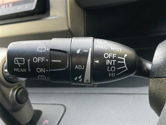 フリードスパイクハイブリッド ジャストセレクション　社外ＳＤナビ　フルセグＴＶ　ＣＤ　ＤＶＤ　両側パワースライドドア　クルーズコントロール　バックカメラ　ＥＴＣ　ＨＩＤヘッドライト　オートライト　スマートキー　純正ＡＷ（9枚目）