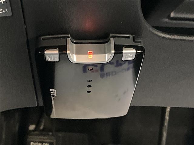 フリードスパイクハイブリッド ジャストセレクション　社外ＳＤナビ　フルセグＴＶ　ＣＤ　ＤＶＤ　両側パワースライドドア　クルーズコントロール　バックカメラ　ＥＴＣ　ＨＩＤヘッドライト　オートライト　スマートキー　純正ＡＷ（14枚目）