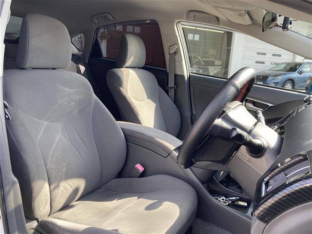 プリウス Sツーリングセレクション 社外SDナビ ワンセグTV CD ETC 純正アルミホイール HIDヘッドライト オートライト プッシュスタート&スマートキー(2枚目)