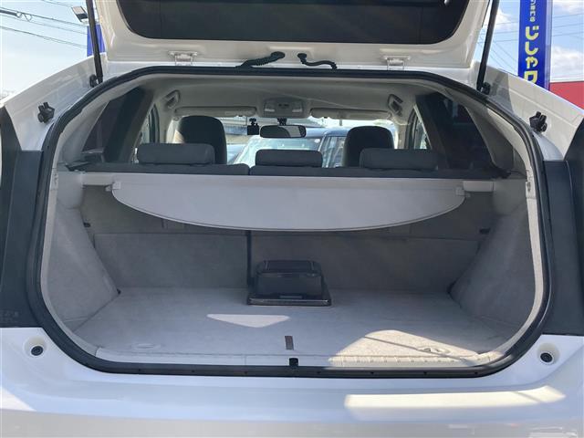 プリウス Sツーリングセレクション 社外SDナビ ワンセグTV CD ETC 純正アルミホイール HIDヘッドライト オートライト プッシュスタート&スマートキー(4枚目)