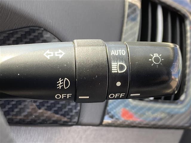 プリウス Sツーリングセレクション 社外SDナビ ワンセグTV CD ETC 純正アルミホイール HIDヘッドライト オートライト プッシュスタート&スマートキー(10枚目)