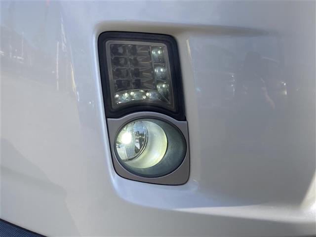 プリウス Sツーリングセレクション 社外SDナビ ワンセグTV CD ETC 純正アルミホイール HIDヘッドライト オートライト プッシュスタート&スマートキー(34枚目)