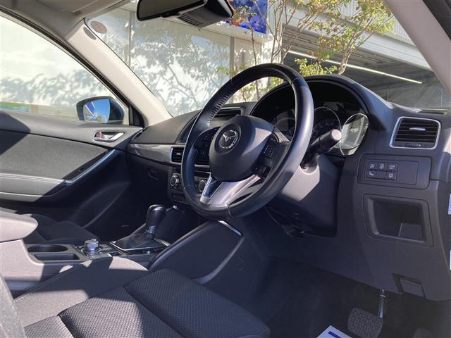 ＣＸ－５ ＸＤ　プロアクティブ　純正ＳＤナビ　フルセグＴＶ　Ｂｌｕｅｔｏｏｔｈ接続　ＣＤ　ＤＶＤ　衝突軽減ブレーキ　レーダークルーズ　バック／サイドカメラ　コーナーセンサー　ＥＴＣ　ＨＩＤヘッドライト　オートライト　プッシュスタート（24枚目）