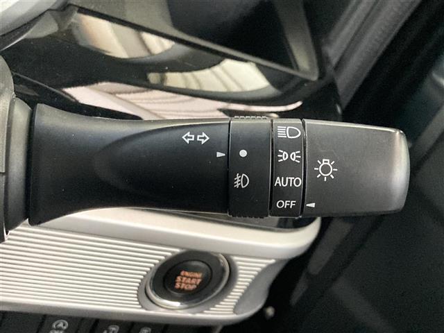 スペーシアカスタム ハイブリッドＸＳ　社外ＳＤナビ　ワンセグＴＶ　Ｂｌｕｅｔｏｏｔｈ接続　ＣＤ　ＤＶＤ　両側パワースライドドア　衝突軽減ブレーキ　レーンキープアシスト　運転席シートヒーター　ＬＥＤヘッドライト　オートライト　スマートキー（11枚目）