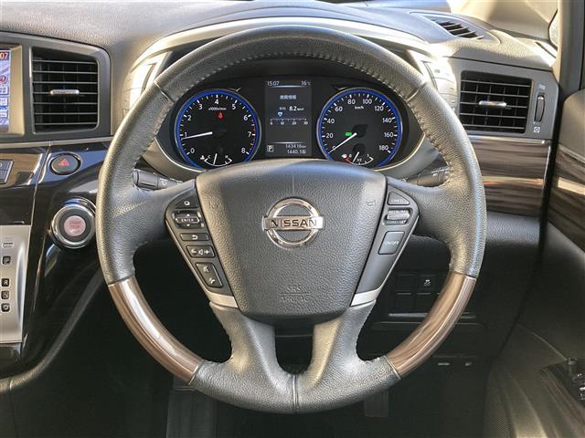 エルグランド ２５０ハイウェイスターＳ　アーバンクロム　純正ＨＤＤナビ　フルセグＴＶ　Ｂｌｕｅｔｏｏｔｈ接続　ＣＤ　ＤＶＤ　両側パワースライドドア　純正フリップダウンモニター　３６０°カメラ　クルーズコントロール　ＥＴＣ　前後コーナーセンサー　ＬＥＤライト（8枚目）