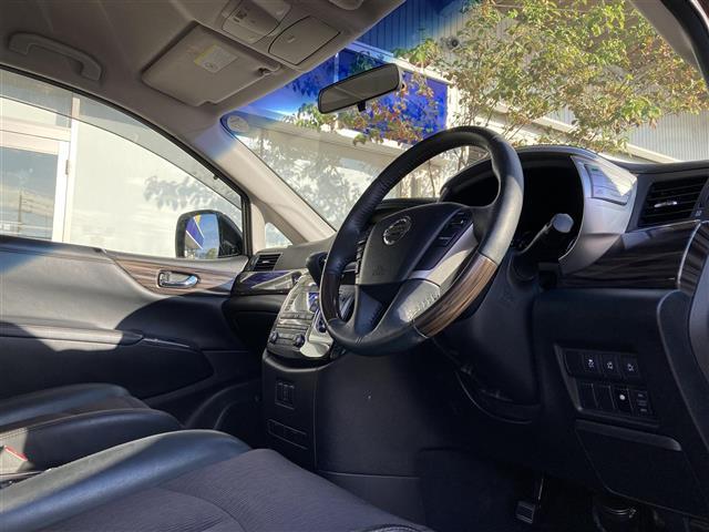 エルグランド ２５０ハイウェイスターＳ　アーバンクロム　純正ＨＤＤナビ　フルセグＴＶ　Ｂｌｕｅｔｏｏｔｈ接続　ＣＤ　ＤＶＤ　両側パワースライドドア　純正フリップダウンモニター　３６０°カメラ　クルーズコントロール　ＥＴＣ　前後コーナーセンサー　ＬＥＤライト（24枚目）